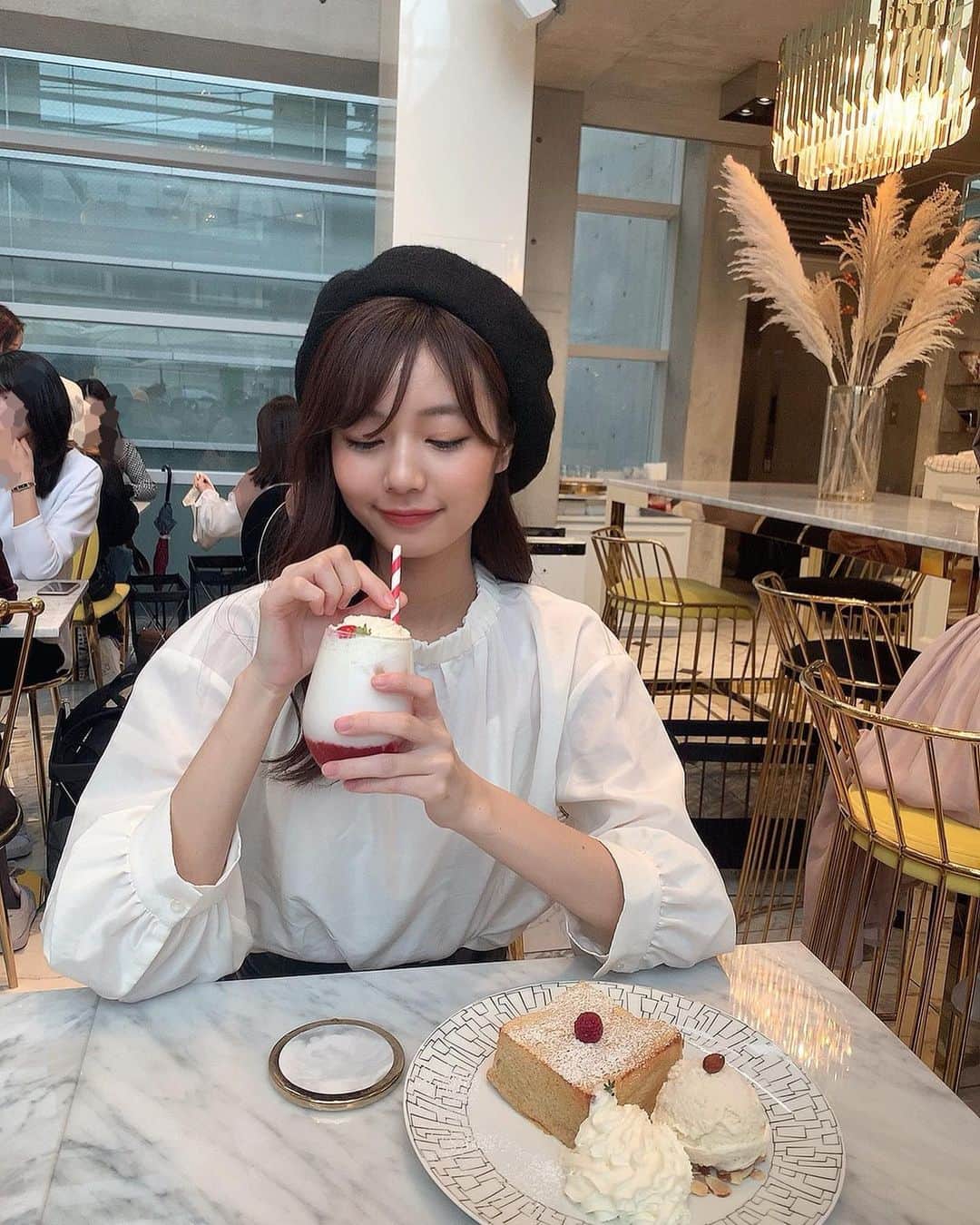 杉浦みずきのインスタグラム：「. 定番おしゃカフェ行ってきた🍰笑 女の子した♡ ただ写真とってるだけでこんな笑う？てくらいおもろい大好きなメンバーで ・ ・ #代官山カフェ #渋谷カフェ #東京カフェ #パンケーキ #フレンチトースト #☕️」