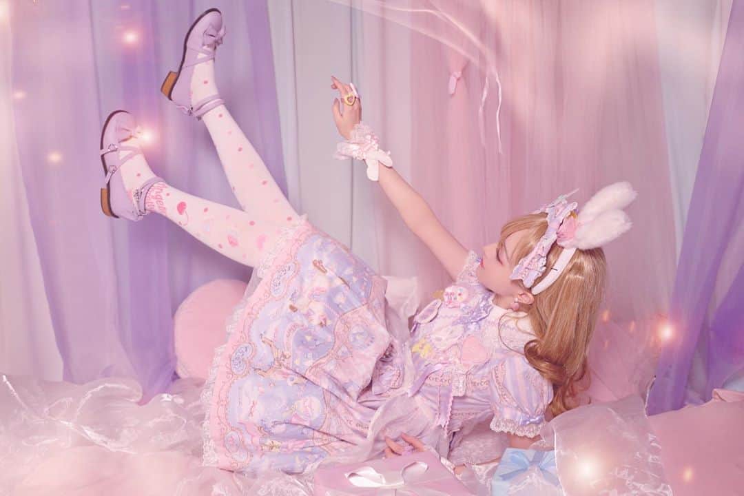 Chikako千佳子さんのインスタグラム写真 - (Chikako千佳子Instagram)「Fantastic Carnival 🦄 phx @reiro_6137  #angelicpretty #babythestarsshinebright #lolitafashion #sweetlolita #classiclolita #fantasticcarnival」10月24日 18時39分 - cindychikako