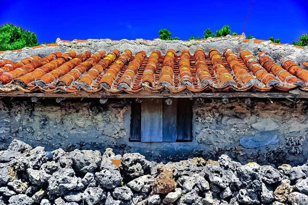 Be.okinawaさんのインスタグラム写真 - (Be.okinawaInstagram)「The southernmost tip of Japan is Hateruma Island. Blessed with layers of coral reefs surrounding it, the island leaves a somewhat simple and nostalgic atmosphere. Forget yourself in a relaxing lapse of time unique to this island.  📍: Hateruma Island 📷: @takao.maki Thank you very much for your lovely picture.  Hold on a little bit longer until the day we can welcome you! Experience the charm of Okinawa at home for now! #okinawaathome #staysafe  Tag your own photos from your past memories in Okinawa with #visitokinawa / #beokinawa to give us permission to repost!  #haterumaisland #yaeyamaislands #波照間島 #波照間諸島 #八重山群島 #하테루마섬 #야에야마제도 #traditionalhouse #japan #travelgram #instatravel #okinawa #doyoutravel #japan_of_insta #passportready #japantrip #traveldestination #okinawajapan #okinawatrip #沖縄 #沖繩 #오키나와 #旅行 #여행 #打卡 #여행스타그램」10月24日 19時00分 - visitokinawajapan