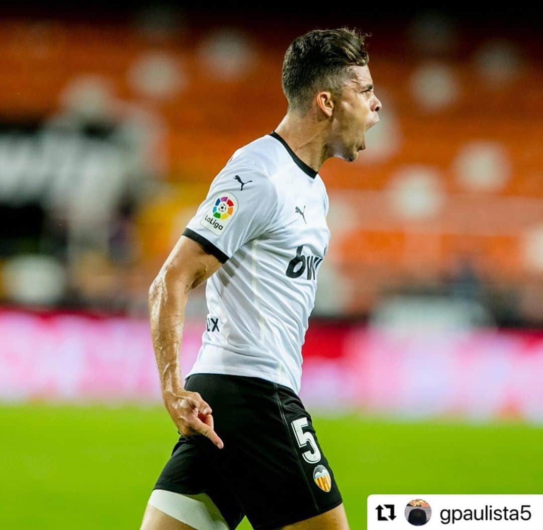 バレンシアCFさんのインスタグラム写真 - (バレンシアCFInstagram)「#Repost @gpaulista5 👉🏽 Nunca dejé de pelear en toda mi vida, ¡no será hoy cuando lo haga! #amuntvalencia  ・・・  Nunca deixei de lutar em toda minha vida não vai ser hj q isso vai acontecer!!! #amuntvalencia」10月24日 19時16分 - valenciacf