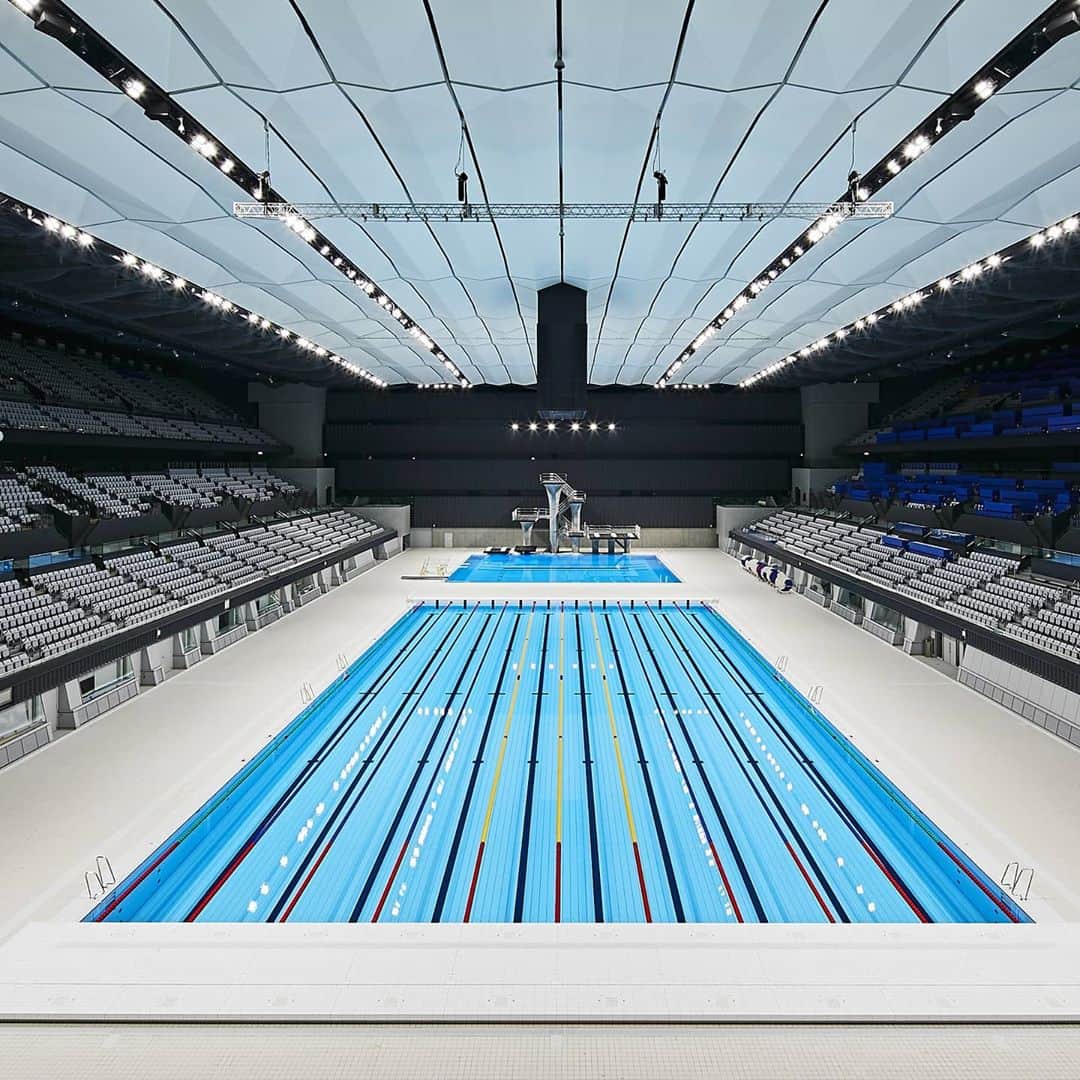 2020年東京オリンピックのインスタグラム：「Today, the Tokyo Aquatics Centre was officially inaugurated! 🏊  The doors to this state-of-the-art venue were finally opened 8⃣ months after its original completion.  #Tokyo2020 🇯🇵 #UnitedByEmotion  📷 Photo by Tokyo 2020  @Paralympics @Olympics @Para_swimming @fina1908」