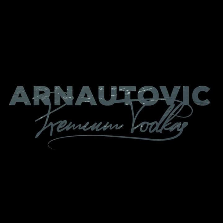 マルコ・アルナウトヴィッチのインスタグラム：「Check this out  ⚡ Arnautovic Premium Vodka ⚡ Crystal clear water – handmade in Austria – luxury vodka – best enjoy pure 👌 link in bio #teamarna #arnautovicvodka #luxuryspirits #arnautovicspirits」