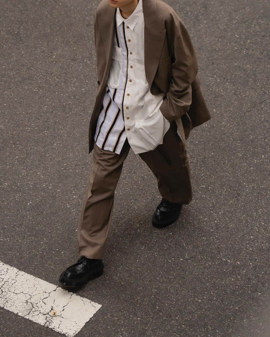 Ryoさんのインスタグラム写真 - (RyoInstagram)「ㅤㅤㅤㅤㅤㅤㅤㅤㅤㅤㅤㅤㅤ 最近楽だからセットアップばかり、 中に柄シャツを忍ばせても良さそう🤔 ㅤㅤㅤㅤㅤㅤㅤㅤㅤㅤㅤㅤㅤ #mfpen #khoki」10月24日 19時23分 - ryo__takashima