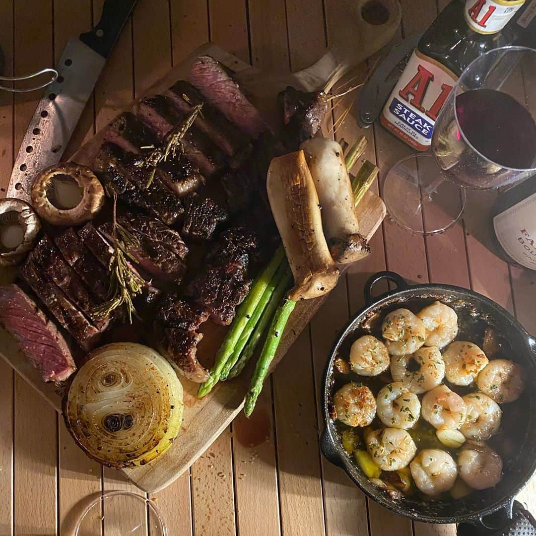 キム・ジュニさんのインスタグラム写真 - (キム・ジュニInstagram)「신랑의 첫 수비드 스테이크🤍 너무 맛있어서 눈물나요😭😭😭  #몽카네캠핑 #2번째캠핑  #20201024」10月24日 19時24分 - evajunie