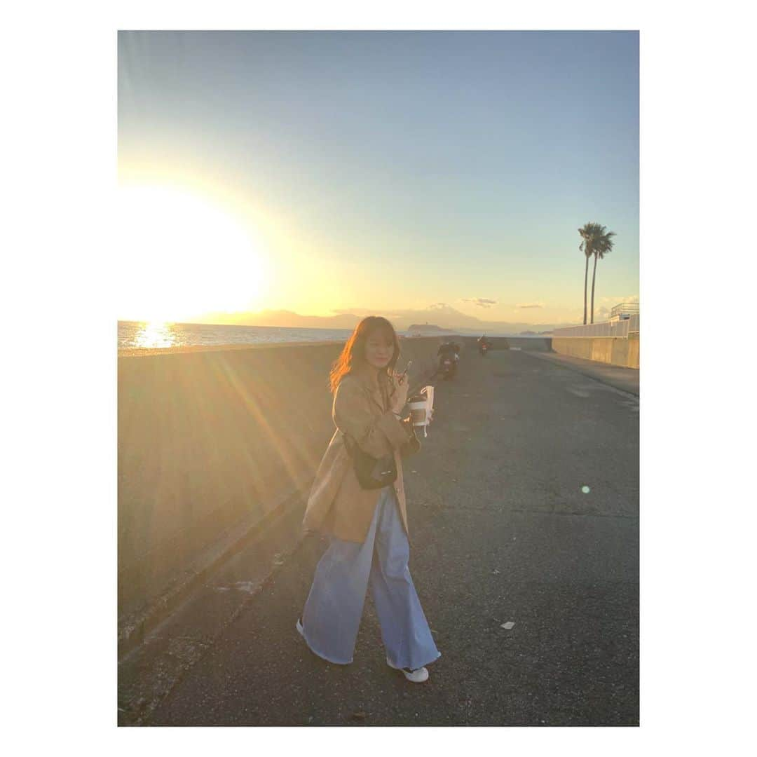 林愛夏のインスタグラム：「夕日🥰🌅🚙﻿ ﻿」