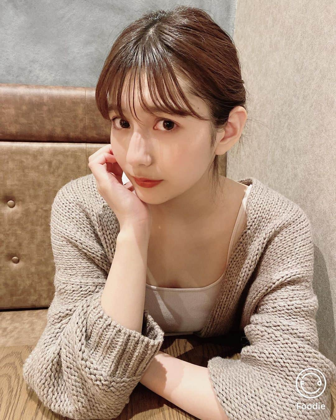 新井遥さんのインスタグラム写真 - (新井遥Instagram)「＾ foodieカメラの中にあるフィルターのCL1で撮ってみた❤︎ 2枚目は無加工だけどフーディーで撮った写真のほうが画質が綺麗なのが分かる🥺✨ ・ ・ #フーディーカメラ」10月24日 19時35分 - haruka_arai_ar