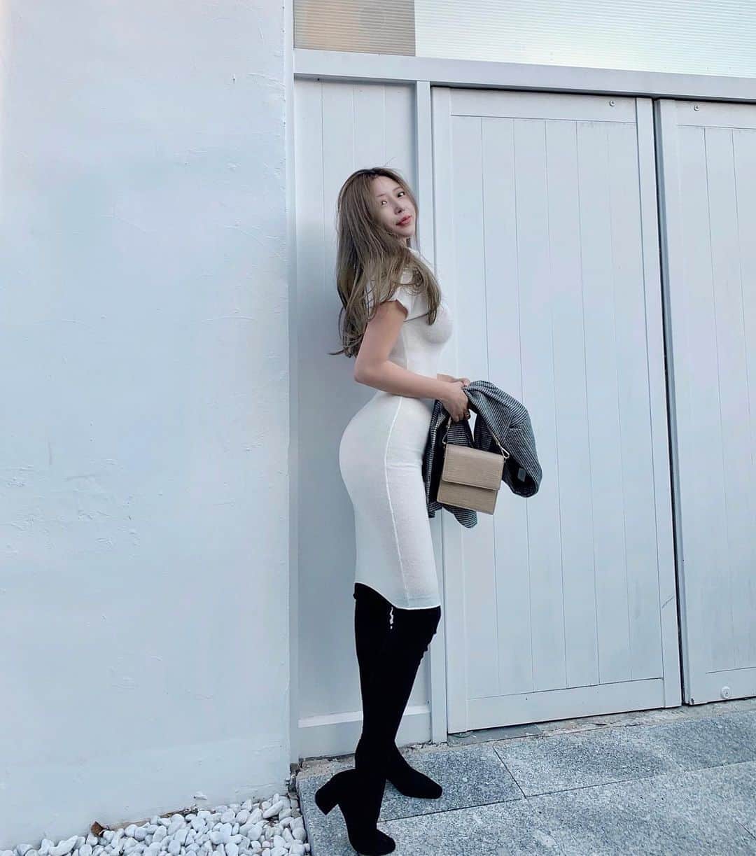 Choi Somiさんのインスタグラム写真 - (Choi SomiInstagram)「⠀⠀⠀⠀ #글랜더 #glander  추운 날씨에 입으면 더 예쁜 아이보리 심지어 기모야... 예뻐.. 따뜻해🤍」10月24日 19時31分 - cxxsomi