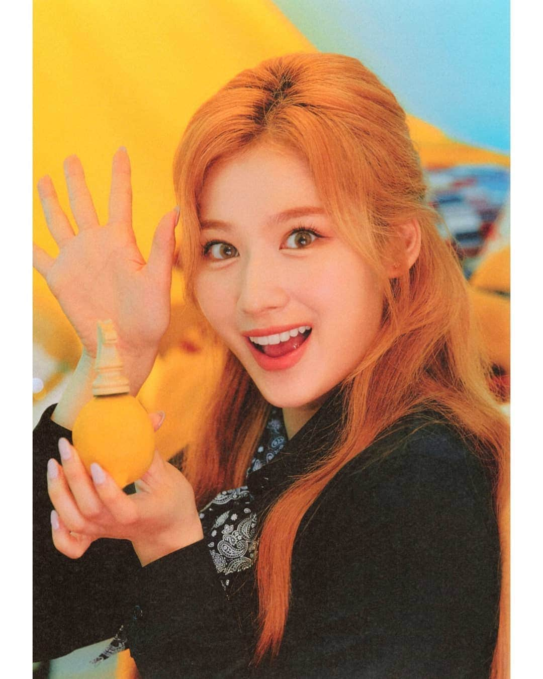 サナさんのインスタグラム写真 - (サナInstagram)「[SCAN] TWICEZINE Vol. 2 . Scan by njmsjmdct2 Edited by sana.twice.kr ーーーーーーーーーー Follow > @sana.twice.kr < . @twicetagram #TWICE#트와이스#ONCE#Sana#사나 #Nayeon#나연#Jeongyeon#정연#Momo#모모#Jihyo#지효#Mina#미나#Dahyun#다현#Chaeyoung#채영#Tzuyu#쯔위」10月24日 19時39分 - sana.twice.kr