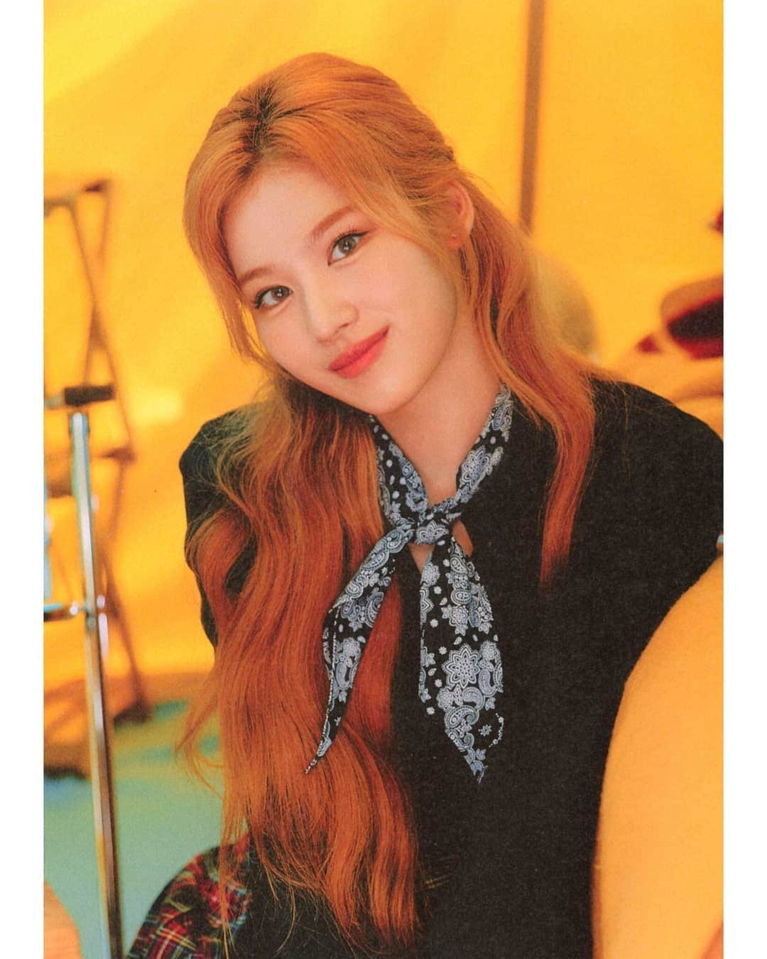 サナさんのインスタグラム写真 - (サナInstagram)「[SCAN] TWICEZINE Vol. 2 . Scan by njmsjmdct2 Edited by sana.twice.kr ーーーーーーーーーー Follow > @sana.twice.kr < . @twicetagram #TWICE#트와이스#ONCE#Sana#사나 #Nayeon#나연#Jeongyeon#정연#Momo#모모#Jihyo#지효#Mina#미나#Dahyun#다현#Chaeyoung#채영#Tzuyu#쯔위」10月24日 19時39分 - sana.twice.kr