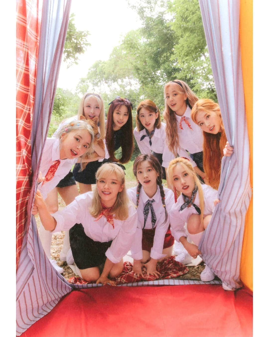 サナさんのインスタグラム写真 - (サナInstagram)「[SCAN] TWICEZINE Vol. 2 . Scan by njmsjmdct2 Edited by sana.twice.kr ーーーーーーーーーー Follow > @sana.twice.kr < . @twicetagram #TWICE#트와이스#ONCE#Sana#사나 #Nayeon#나연#Jeongyeon#정연#Momo#모모#Jihyo#지효#Mina#미나#Dahyun#다현#Chaeyoung#채영#Tzuyu#쯔위」10月24日 19時40分 - sana.twice.kr