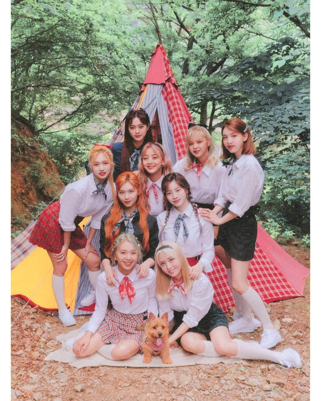 サナさんのインスタグラム写真 - (サナInstagram)「[SCAN] TWICEZINE Vol. 2 . Scan by njmsjmdct2 Edited by sana.twice.kr ーーーーーーーーーー Follow > @sana.twice.kr < . @twicetagram #TWICE#트와이스#ONCE#Sana#사나 #Nayeon#나연#Jeongyeon#정연#Momo#모모#Jihyo#지효#Mina#미나#Dahyun#다현#Chaeyoung#채영#Tzuyu#쯔위」10月24日 19時40分 - sana.twice.kr