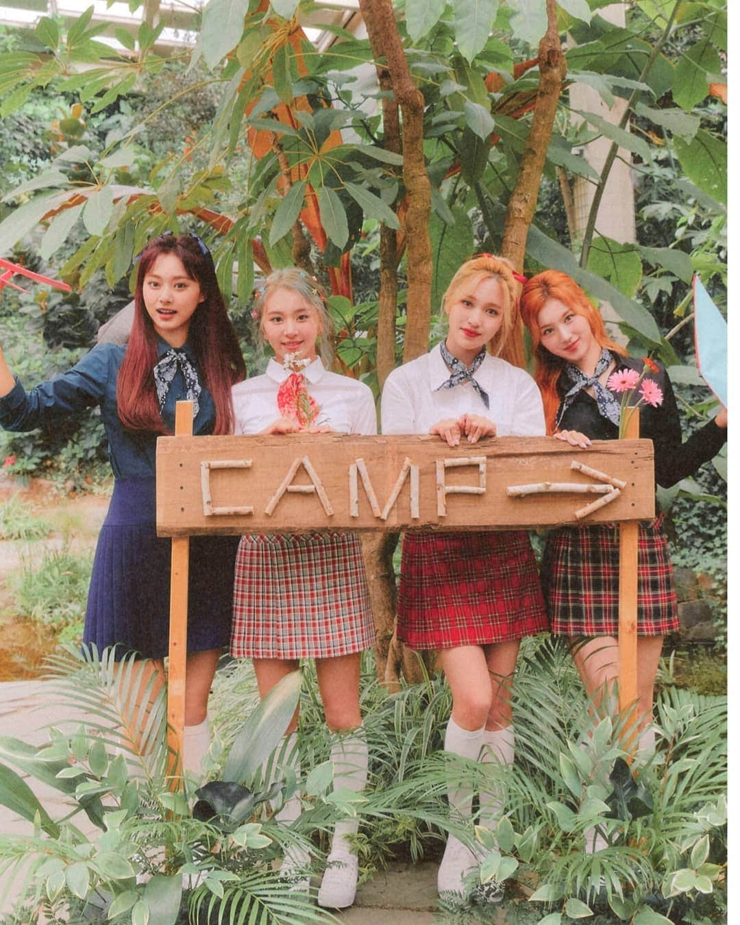 サナさんのインスタグラム写真 - (サナInstagram)「[SCAN] TWICEZINE Vol. 2 . Scan by njmsjmdct2 Edited by sana.twice.kr ーーーーーーーーーー Follow > @sana.twice.kr < . @twicetagram #TWICE#트와이스#ONCE#Sana#사나 #Nayeon#나연#Jeongyeon#정연#Momo#모모#Jihyo#지효#Mina#미나#Dahyun#다현#Chaeyoung#채영#Tzuyu#쯔위」10月24日 19時40分 - sana.twice.kr