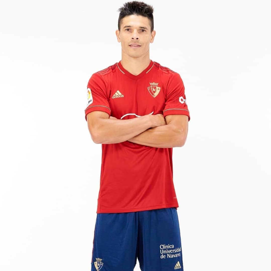 ファクンド・ロンカリアのインスタグラム：「¡ FELICES 100 AÑOS ! @caosasuna  Orgulloso de poder formar parte de esta historia 🙂🤙🏽🥂🍾」