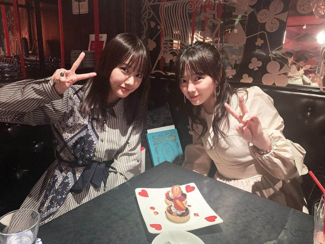 横山玲奈さんのインスタグラム写真 - (横山玲奈Instagram)「☕ . . . またまた！私立恵比寿中学の 中山莉子ちゃんと会いました💕😂 時間忘れてずっと話してられるの！笑 . . . #中山莉子 ちゃん #りったん #私立恵比寿中学 #横山玲奈 #よこやん #helloproject #morningmusume20 #迷宮の国のアリス」10月24日 20時01分 - reina_yokoyama.official