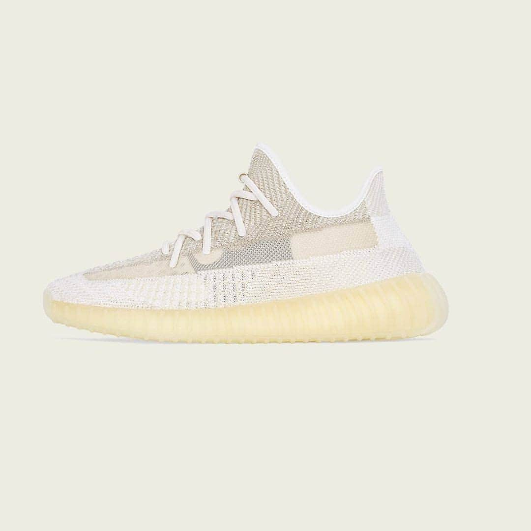 Foot Lockerさんのインスタグラム写真 - (Foot LockerInstagram)「#YEEZY BOOST 350 V2 NATURAL AVAILABLE NOW! MENS + KIDS SIZES.」10月24日 20時00分 - footlocker