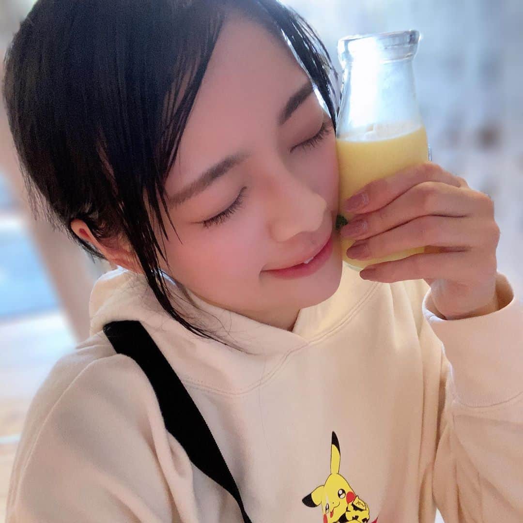 藤田いろはのインスタグラム：「久々に銭湯行けてとても嬉しかった…♨️﻿ 小岩井乳業さんのフルーツ牛乳、販売終了って聞いたので最後に飲んできた。﻿ 販売終了寂しいなあ…🥺﻿ ﻿ ﻿ ﻿ ‪#藤田いろは#グラビア#gravure #japanesegirl #レースクイーン#tokyo  #l4l #aziangirl  #ビジョビ #湯上がり #뷰티스타그램  #cosplay #黒髪ロング#팔로우#소통해요#셀스타그램#モデル #model #그라비아 #お風呂あがり #日本的 #性感內衣 #フルーツ牛乳 #銭湯好き #銭湯 #sexy  #性感美女 #性感尤物」
