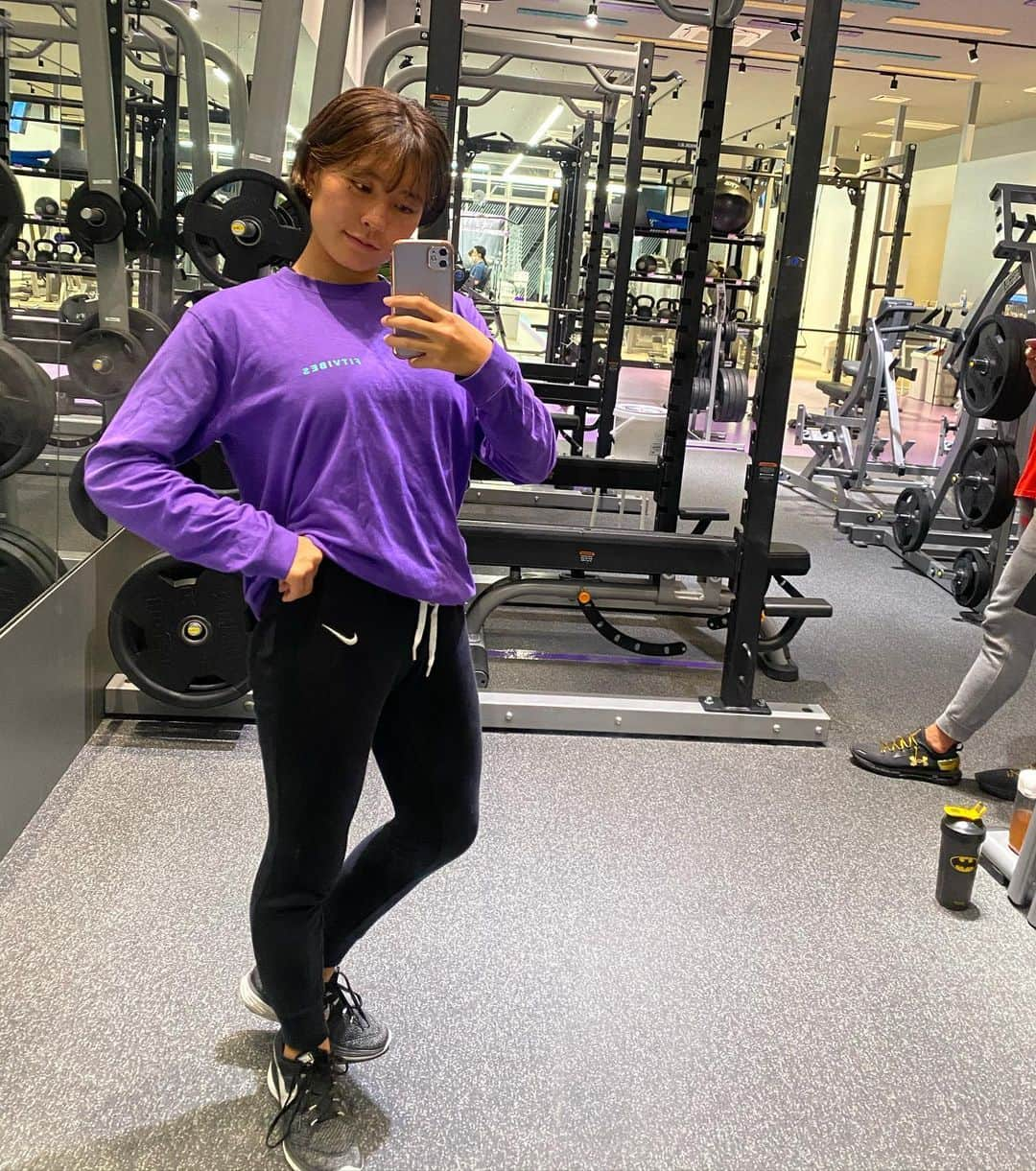 髙津奈々さんのインスタグラム写真 - (髙津奈々Instagram)「以前 当たった @fitvibes_tokyo のロンTで #トレーニング 🔥💙💜  #fitvibes #fitvibestokyo #girlsbewild #workoutgirl #fitgirl #fitnessgirl #fitnessgirlsmotivation」10月24日 20時06分 - nanatakatsu