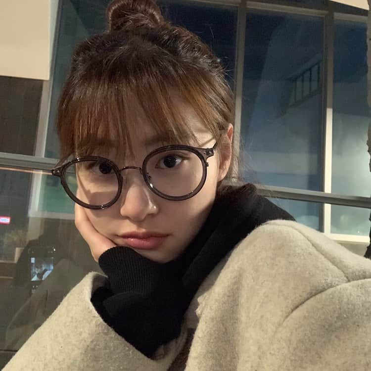 ヘヨンさんのインスタグラム写真 - (ヘヨンInstagram)「쌩얼용 안경👓 ⠀ ⠀」10月24日 20時12分 - j.hyeyeon_