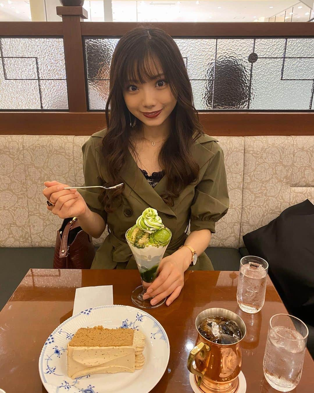 山下みちるさんのインスタグラム写真 - (山下みちるInstagram)「・ こんばんは🦋 だいすきな抹茶と🍵💓  明日からまたmystaにて第4弾のイベントが始まります❣️ (10/25.12:00～10/31.23:59までです) 第1弾から第4弾までの累計ポイント1位になると non-noの掲載権を獲得することが出来ます😳♥️ 全力で頑張るので、ぜひ皆さんのお力をおかしください🥰  また、Twitterでは固定ツイートのリツイート数で Rayの掲載権を競っています⚡️  こちらの方もぜひご協力をよろしくお願いします🙏🏼♥️  お願いばかりで申し訳ないですが、 プロフィール欄にあるURLから 今日の投票もして頂けると嬉しいです🥺💓 ・ #明学ミスコン2020 #ミスコン #明治学院大学 #ミスコン2020 #カフェ #カフェ巡り #抹茶スイーツ #抹茶 #シースルーバング #みちるにポチる #みちるの好きなものシリーズ #instagood」10月24日 20時13分 - hello_chiruchiru