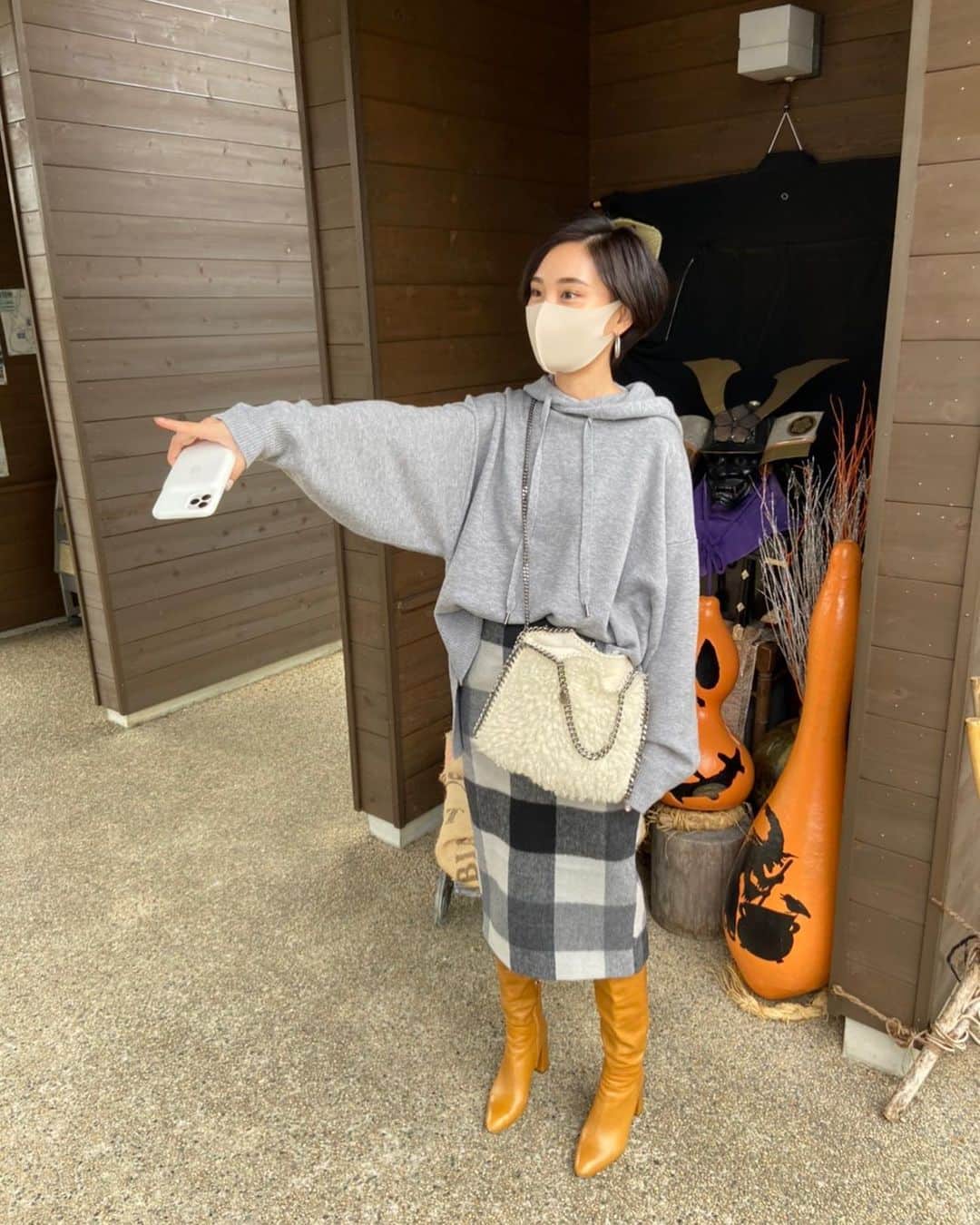 木村安梨沙のインスタグラム：「見て！って言ってますね😥 最後は謎にビヨーンってなってますね🤷‍♀️」