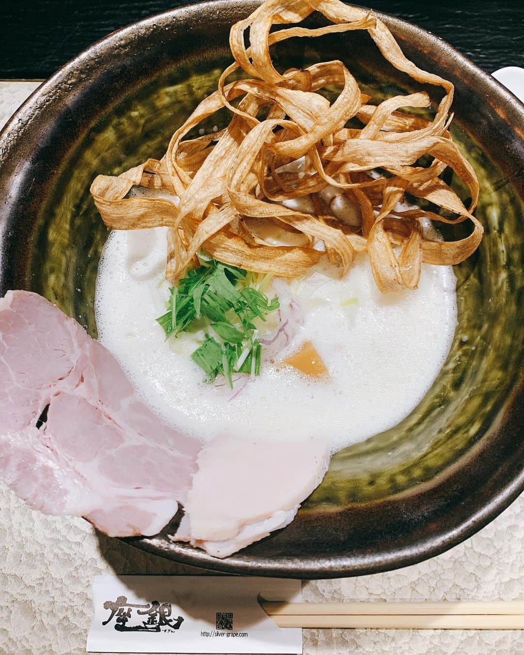 松浦三佳さんのインスタグラム写真 - (松浦三佳Instagram)「＊ 座銀🍜 心斎橋🚃 いつ食べても美味しい👌 ＊ ＊ ＊ #座銀#座銀にぼし店#鶏soba座銀#ラーメン#食べログ#心斎橋#ラーメン女子#めんすたぐらむ#大阪ラーメン」10月24日 20時44分 - mikarinrin5555