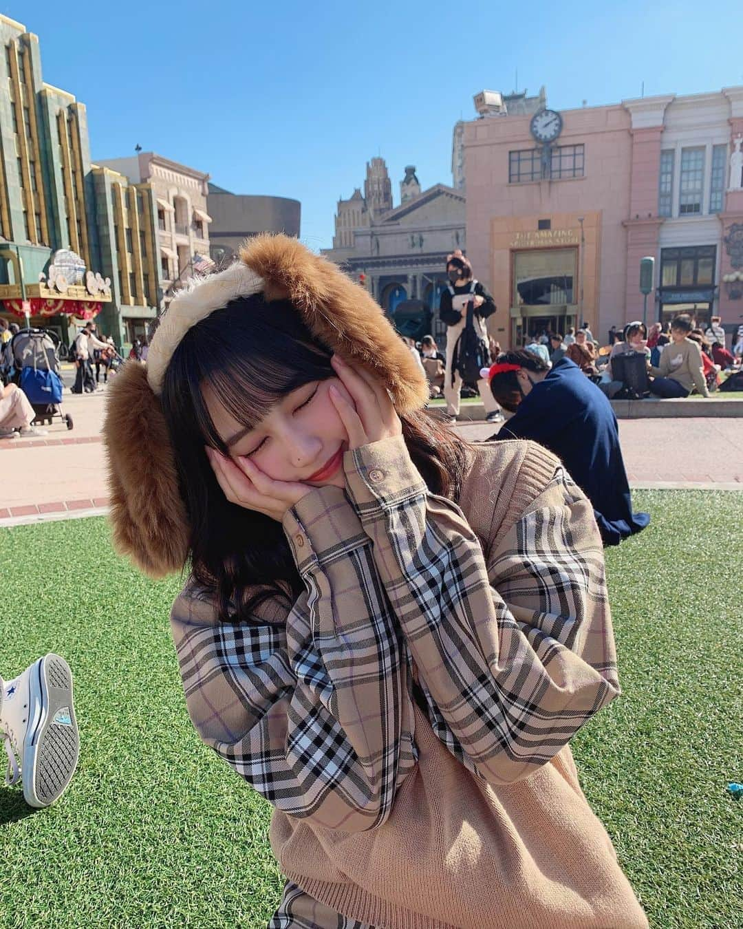 宮丸くるみさんのインスタグラム写真 - (宮丸くるみInstagram)「🐶❤︎  ・ ・ ・  #リリバリ #lilyofthevalley #アイドル #idol #jk #17歳 #高校生 #ぱっつん前髪 #ロングヘア #巻き髪 #ユニバ #ユニバコーデ #usj #ブラウンコーデ #黒髪 #カチューシャ #スヌーピー」10月24日 20時50分 - k_r_m1225