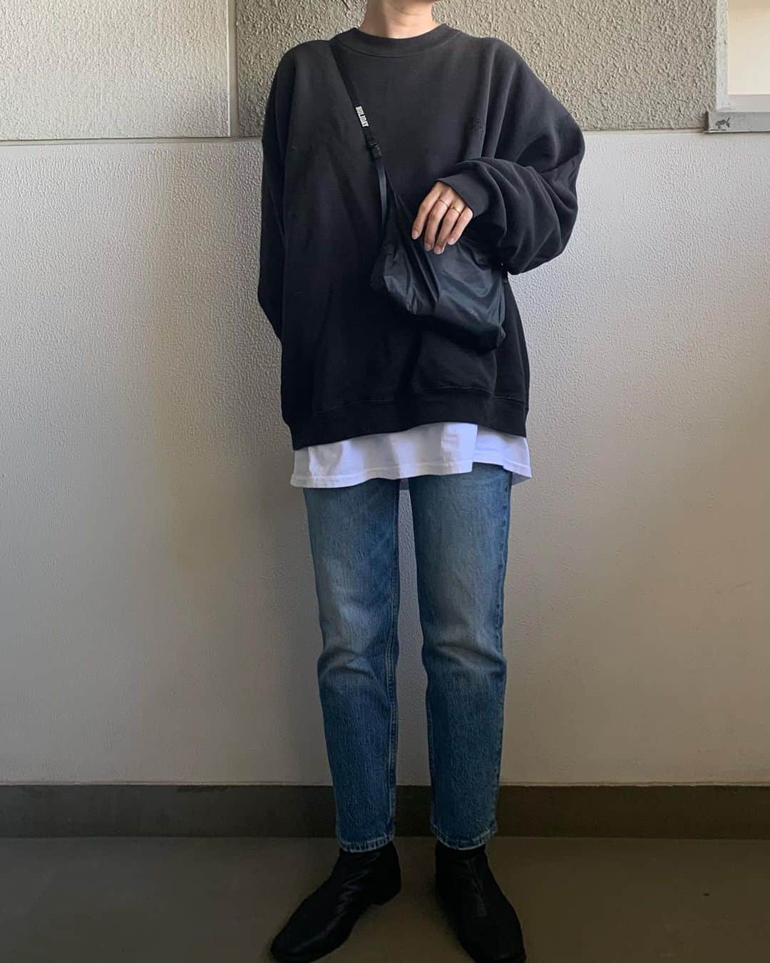 my9mj8のインスタグラム：「﻿ 　﻿ 今日は風も冷たくて﻿ スウェットの中にロンT着てても﻿ 寒かったよ〜🥺﻿ ﻿ 一気に冬きてる！ちょっとまって✋✋✋﻿ ﻿ ﻿ #ファッション#コーデ#コーディネート#fashion #coordinate #code #オシャレ #ootd #outfit #wear」