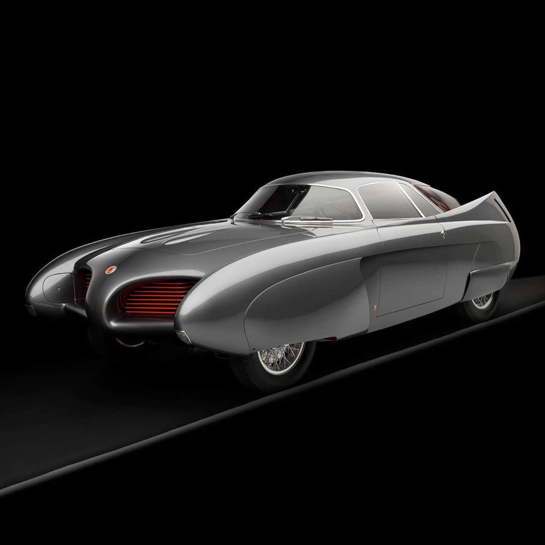 HYPEBEASTさんのインスタグラム写真 - (HYPEBEASTInstagram)「@hypebeastcarclub: As part of its upcoming Contemporary Art Evening, @rmsothebys will be auctioning off three Alfa Romeo B.A.T. Concepts in a single lot for the very first time, a listing expected to fetch up to $20 million USD. Originally designed by legendary automotive designer Franco Scaglione, the cars were built from 1953 to 1955 by Carrozzeria Bertone as testaments to the generation’s forward-thinking aerodynamics and coachbuilding advancements. The trio was sold off individually after their respective show circuit runs, and weren’t reunited until 1989, where the three classics were displayed together during the Pebble Beach Concours d’Elegance. Click the link in our bio to learn more about the upcoming sale.⁠⠀ Photo: Ron Kimball © 2020 Courtesy of RM Sotheby’s」10月24日 21時11分 - hypebeast
