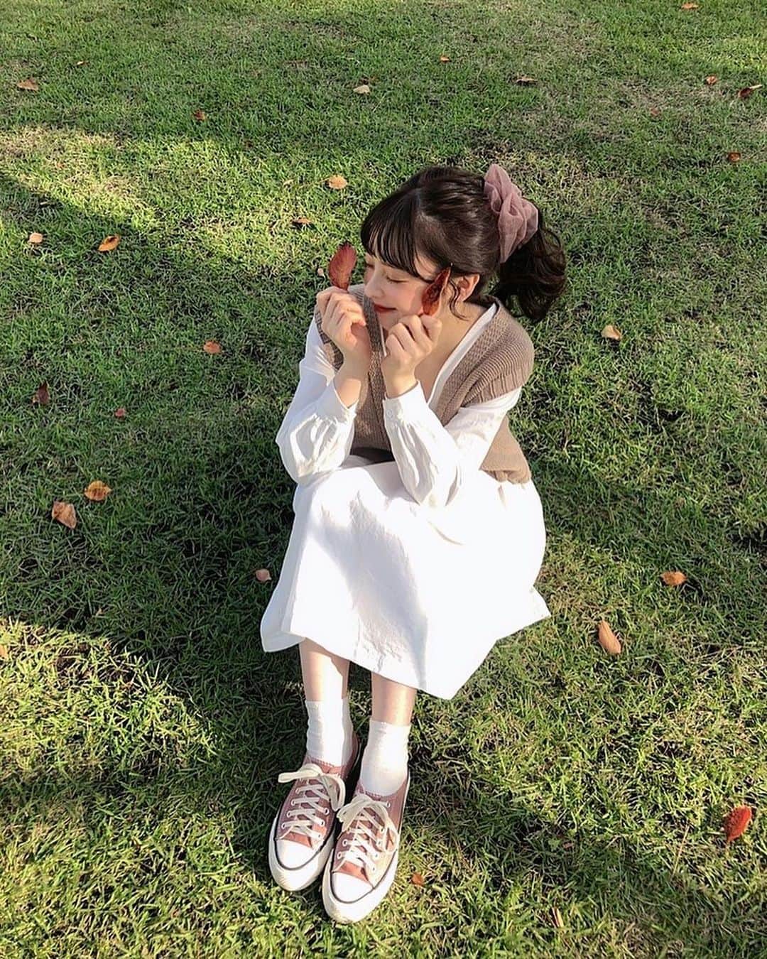 新田湖子さんのインスタグラム写真 - (新田湖子Instagram)「. 落ち葉 🍁」10月24日 21時10分 - coconitta0809
