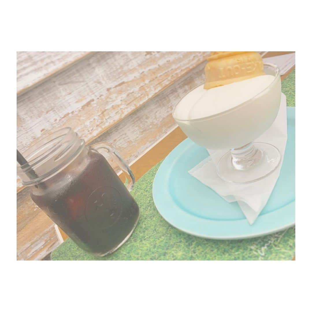 宮崎梨緒さんのインスタグラム写真 - (宮崎梨緒Instagram)「🐮🐮🐮 * #生クリーム専門店  #milk  *  #cafestagram #카페스타그램  #먹스타그램 #아이스크림 #icecream」10月24日 21時19分 - miyazakirio