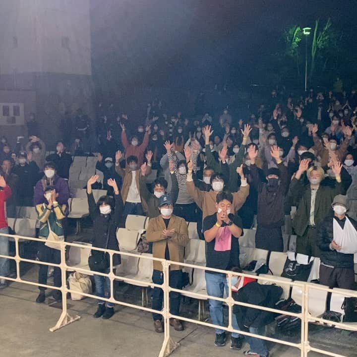 のインスタグラム：「・ ・ 『音泉魂〜Neo〜』@ 大阪野外音楽堂  クラムボン、トリを務めさせて頂きました！  ご来場の皆さまありがとうございましたー！  とにかく大阪でまたLIVEできて、  そして今年最後のLIVEが大阪で出来て、  本当に嬉しかったです✨  必ず、来年また逢いましょう！  その時は、今日大きな声で歌えなかった分、  倍の声で皆さんの声を聞かせてくださいませ♪  それまで息災で✨  重ねて本当にありがとうございました！！  #音泉魂 #清水音泉 #大阪野外音楽堂 #羊文学 #chai #japaneseband #japanesemusicfestival #clammbon #クラムボン #原田郁子 #伊藤大助 #ミト #ミトムボン #2020年 #今年最後のlive」