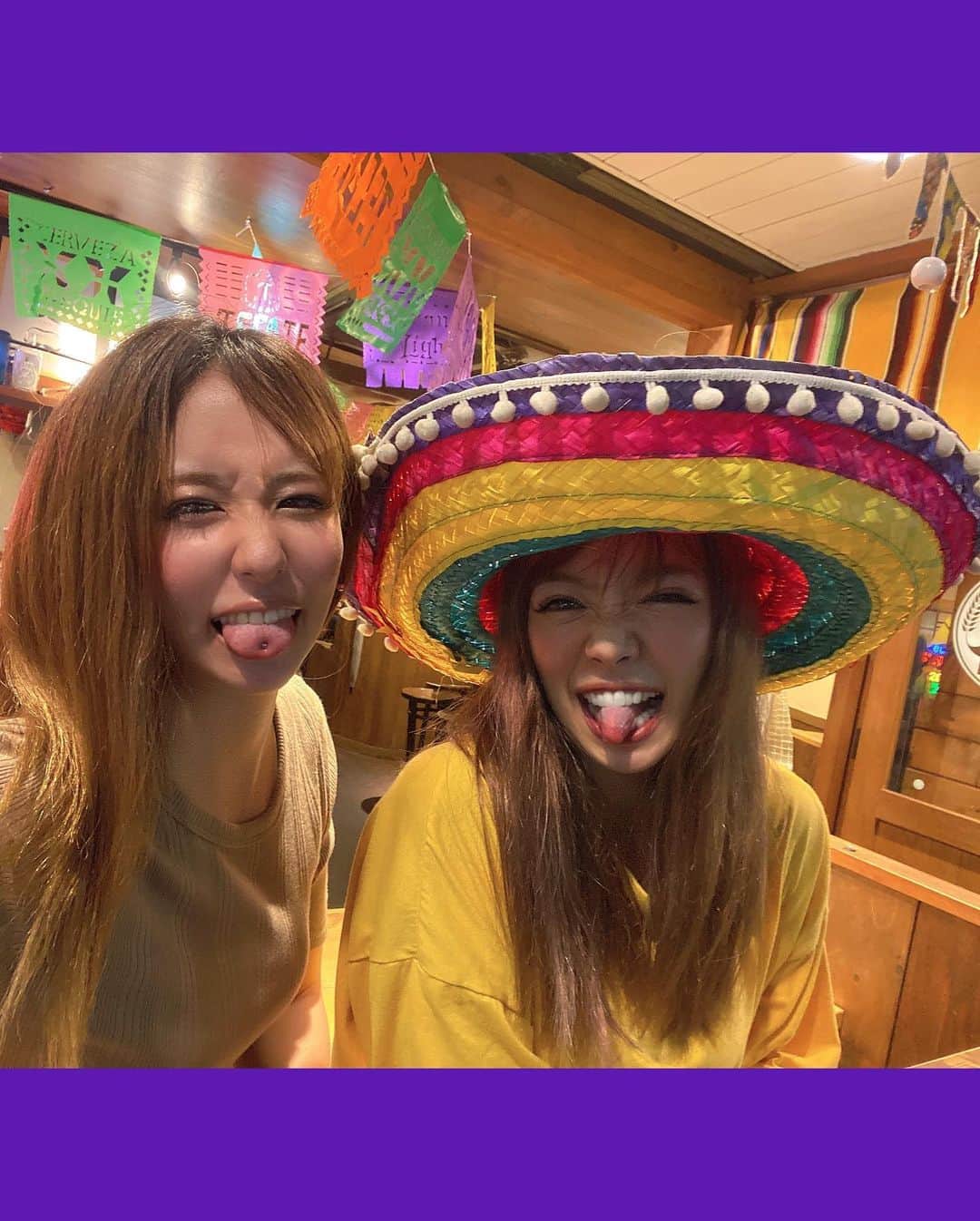 つっきさんのインスタグラム写真 - (つっきInstagram)「🌮🇲🇽🎉✨🎵 ． 前に見つけて行ってみたいなーって思ってた @higetakosu にみさきちと行ったのだｯ🙈💕 外観も店内も可愛いかったーん😘❤️ こーゆーとこまじ好き😆💓 タコライス食べたよ美味しかった😋💓 そして優しくて最高な店長とお姉さん😭❤️ ウチらのこと写真撮ってくれて ありがとうございました😭💕 ． また行くよーん🤗❤️ みんなも行ってみて😘❤️ 色んなテキーラ飲めるよ🤪🔥 ． ． #tacos #tacorice #mexico #mexican  #mexicanfood  #dinner #girlstalk #bar #gourmet #tequila  #food  #foodporn  #tortilla #ヒゲタコス #タコス #タコライス #トルティーヤ #女子会 #ご飯 #食べスタグラム #グルメ #グルメ好きな人と繋がりたい #下町 #北千住グルメ #テキーラ  #メキシカン #メキシカン料理 #イケイケのイケ #すきすきのすき❤️ #2020インスタがんばる」10月24日 21時17分 - tukki007