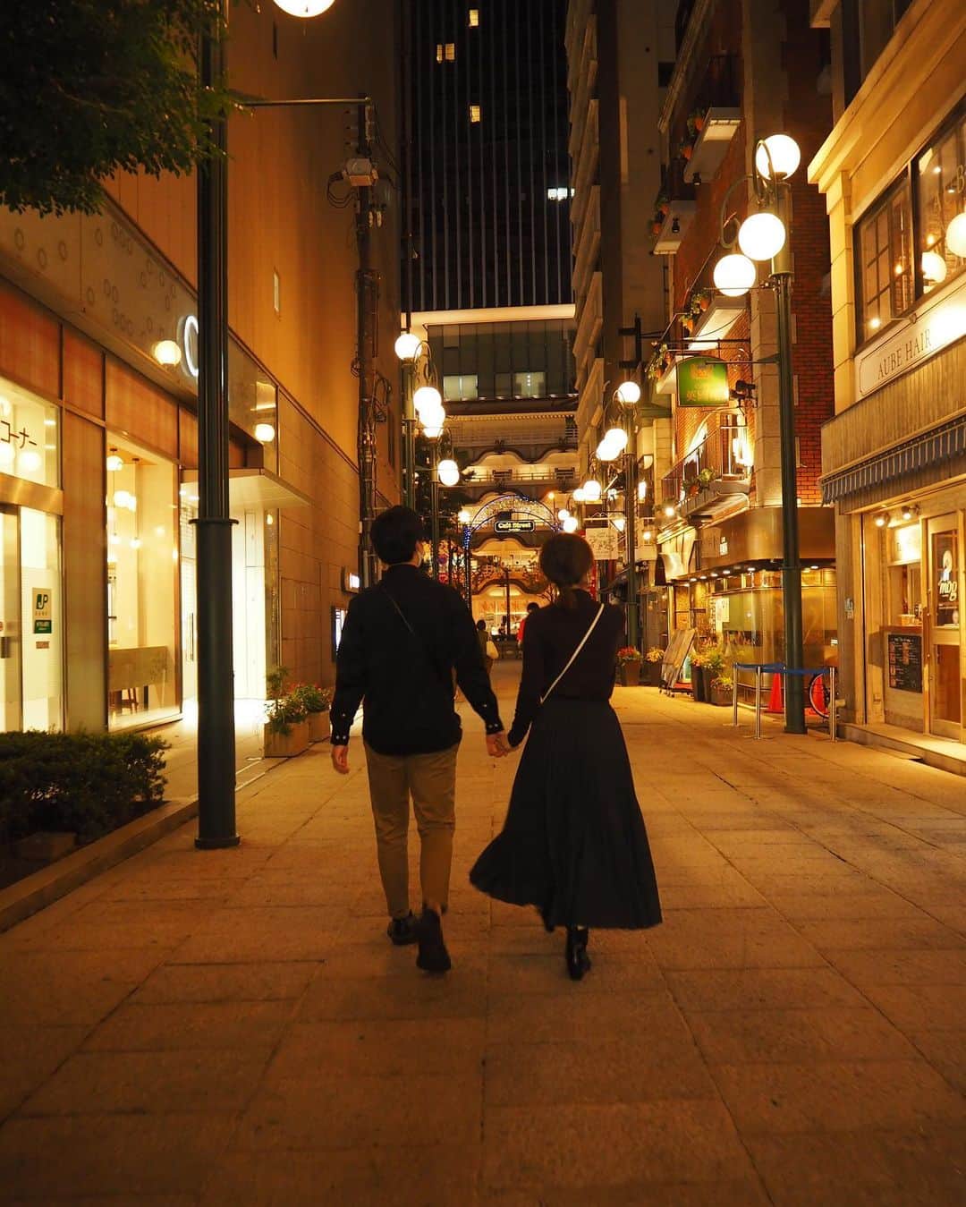 のインスタグラム：「今の季節、ぷらぷら散歩するの好きだなぁ。 #soulmate  #❤️」