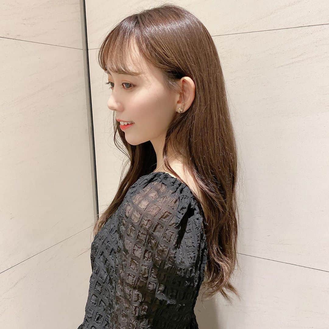 野島樺乃のインスタグラム：「今日たくさん笑った日☺︎‬ . . . . . . #私服 #秋コーデ #コーデ #fashion #ootd #名古屋 #moussy #black #モノトーン #モノトーンコーデ #ヘアカラー #ヘアスタイル #撮影 #栄 #dailylook」