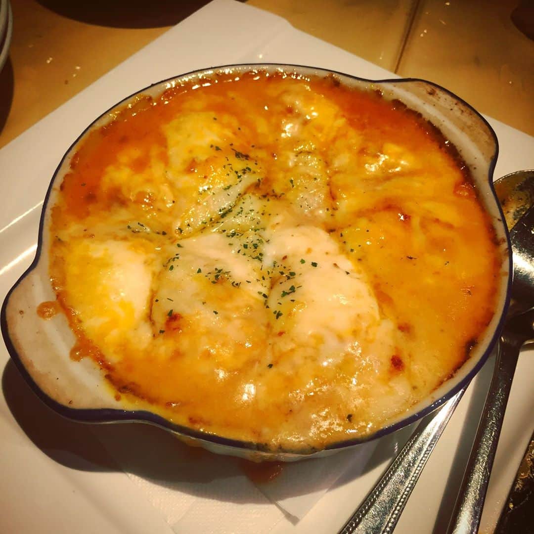 大岡源一郎のインスタグラム：「イタ飯っていいよなぁ。 . #ラザーニア #イカースミ」