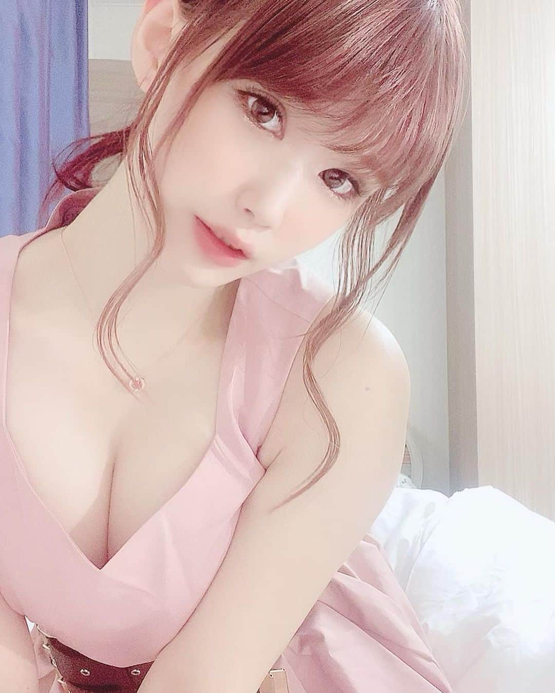 涼宮琴音のインスタグラム：「最初で最後の卒コン。 初めて女性アイドルグループのライブに行きました！ そしてライブで初めて沢山泣きました😭  あかりん！10年間お疲れ様でした！ これからも新しい道を歩んでいくアカリンをずっと応援しています！ ・ #アカリン卒コン #吉田朱里卒業コンサート #吉田朱里 @_yoshida_akari」