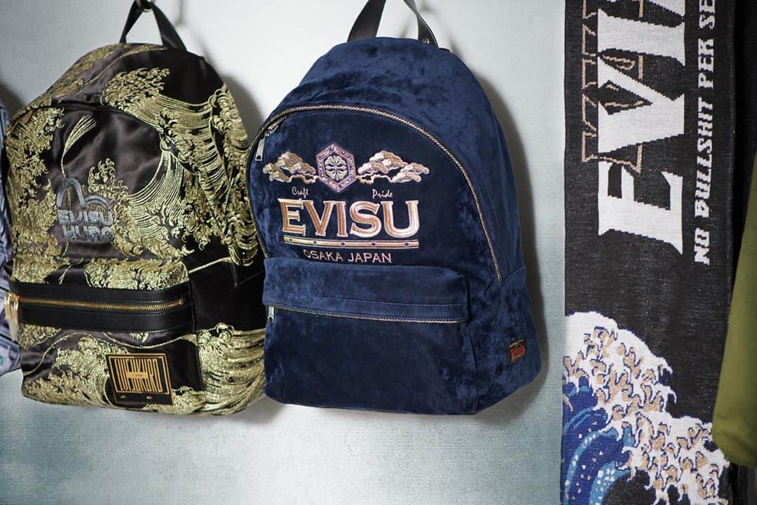 のインスタグラム：「Accessory game on.   #evisu」