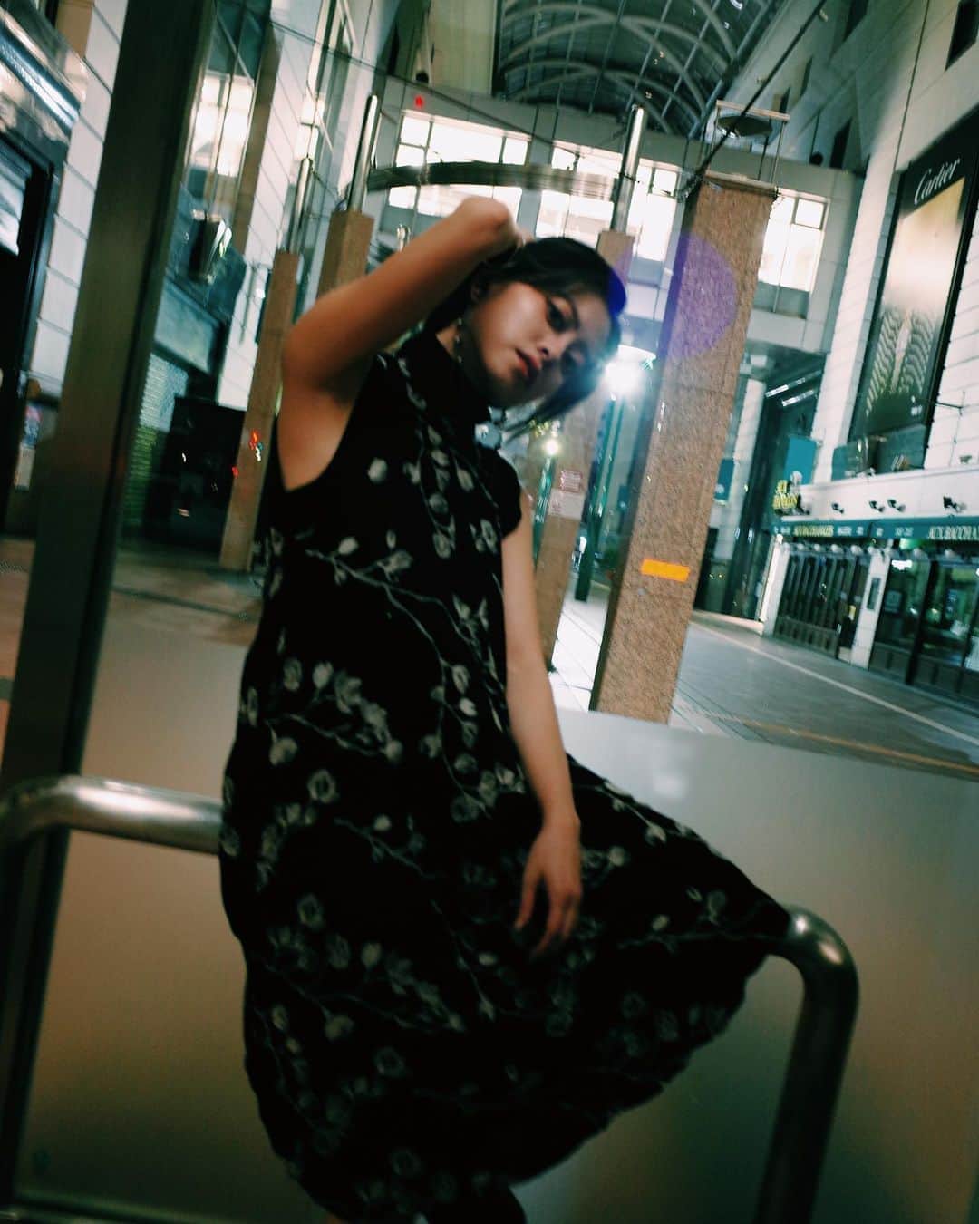のインスタグラム：「. . . #ヴァイオレットエヴァーガーデン 観終わった✉️ . . photo..トヲル model..政田美咲 . . #gr_meet_japan」