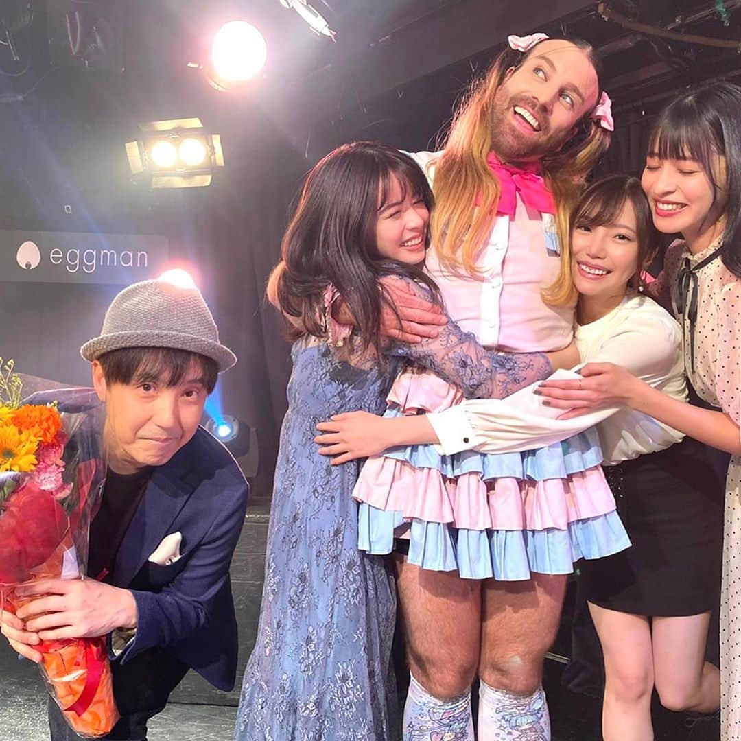 鶴久政治のインスタグラム：「配信ライブ無事終了。ゲストの皆さんありがとうございました。 見てくれた皆さまありがとうございました。 明日はコンペ用のrecording！」