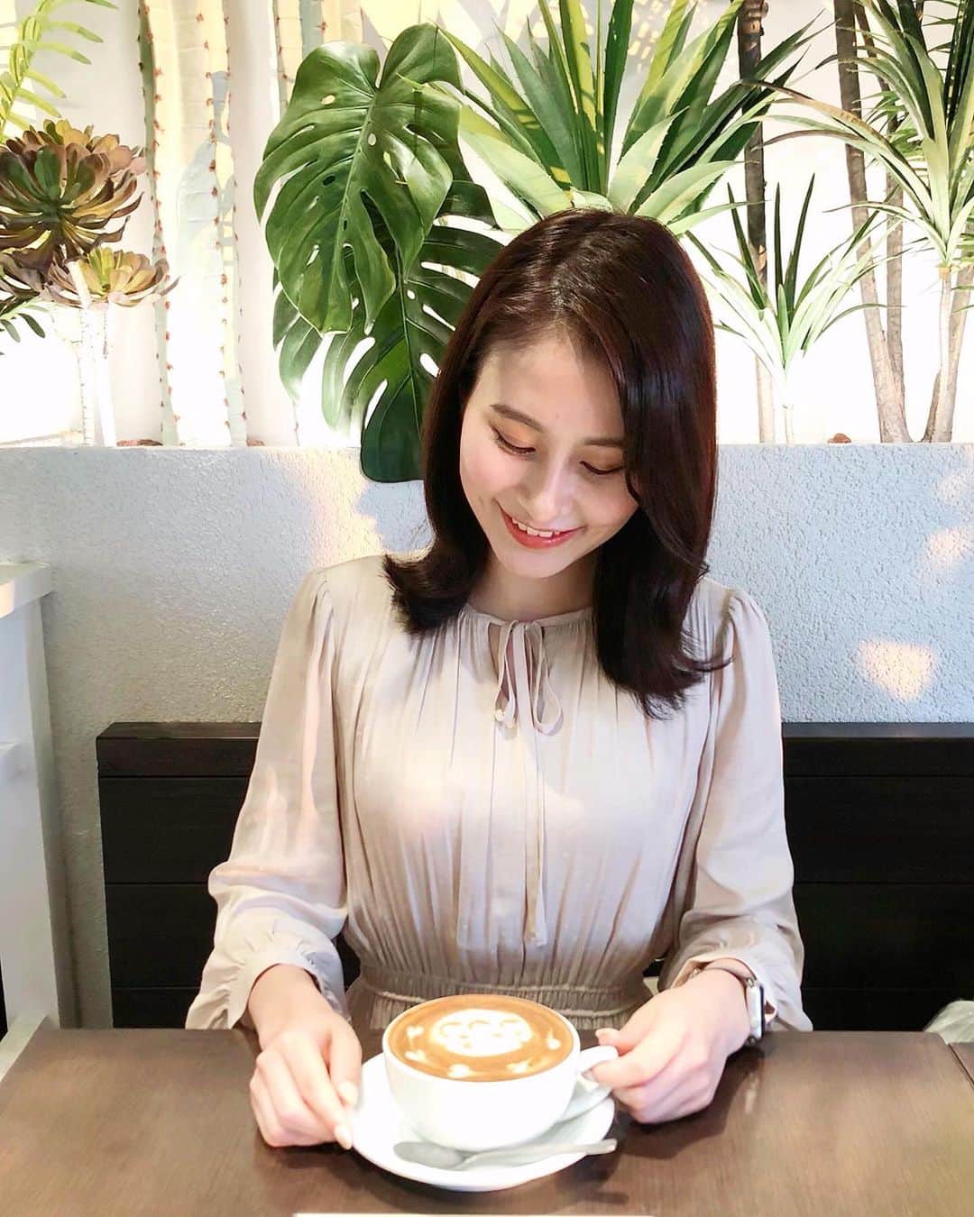 のインスタグラム：「. 可愛いカフェラテ♡ 週末いいお天気だと嬉しいですね☺️」