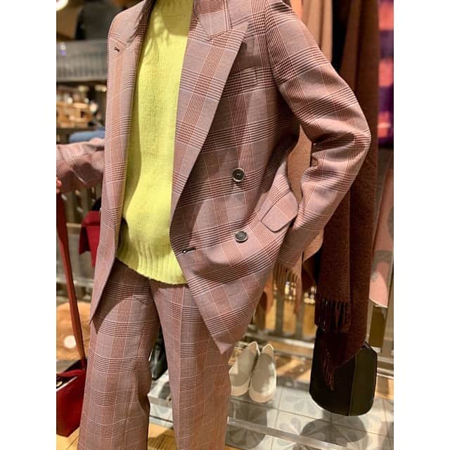 TOMORROWLAND 渋谷本店さんのインスタグラム写真 - (TOMORROWLAND 渋谷本店Instagram)「〈 Acne Studios 〉  new arrivals .  staff :  Yoshida   jacket ¥93,500(tax in) 92-04-07005 size : 32,34 着用サイズ　34  knit ¥36,300(tax in) 92-04-02014 size : XS  pants ¥47,300(tax in) 92-04-04008 size : 32,34 着用サイズ 34  Musubi micro (bag) ¥79,200(tax in) 93-04-03022  Musubi mini (bag) ¥122,100(tax in) 93-04-03023  @acnestudios  #acnestudios #fashion#style #tomorrowland #tomorrowland_womens #2020aw  @tomorrowland_womens  @tomorrowland_shibuya」10月24日 22時52分 - tomorrowland_shibuya