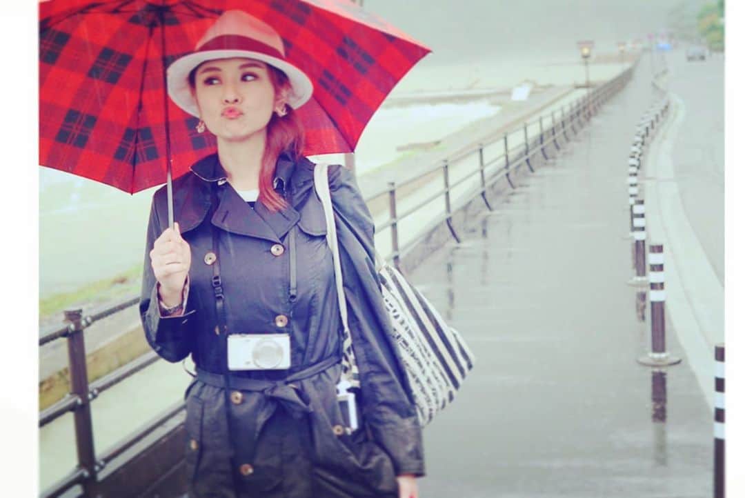 大山恵理乃さんのインスタグラム写真 - (大山恵理乃Instagram)「#女子旅 #京都 #嵐山﻿ ﻿  photographer : @eristavi_official  ﻿ ﻿ ﻿ 京都嵐山の雨﻿ ﻿ たまには悪くない﻿ ﻿ ﻿ いや、結構な豪雨やったけども。﻿ ﻿ ﻿ ﻿ ﻿ ﻿ #京都嵐山 #京都観光 ﻿ #そうだ京都行こう #マッキントッシュフィロソフィー ﻿ #쿄토 #아라시야마 # #쿄토여행 #일본 #일본여행 #여행스타그램 ﻿ #kyoto #kyotojapan #kyototrip #kyototravel #arashiyama # #pathoba #japantravel #japantrip #travelphotography #japan_of_insta #otonatabi_japan #japantravelphoto #photo_travelers ﻿#mackintoshphilosophy」10月24日 22時53分 - erino_ohyama