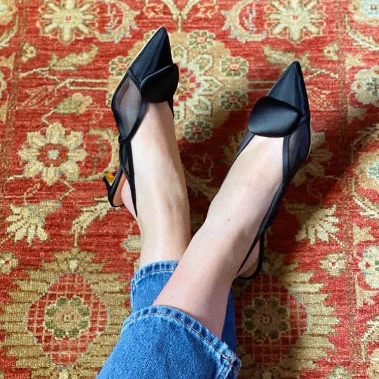 ルパートサンダーソンのインスタグラム：「Strike a pose I Palmer in Black Mesh I #Saturday #Slingbacks #BlackMeshShoes #ShoeLove #KittenHeels #PointyToes #RupertSanderson」