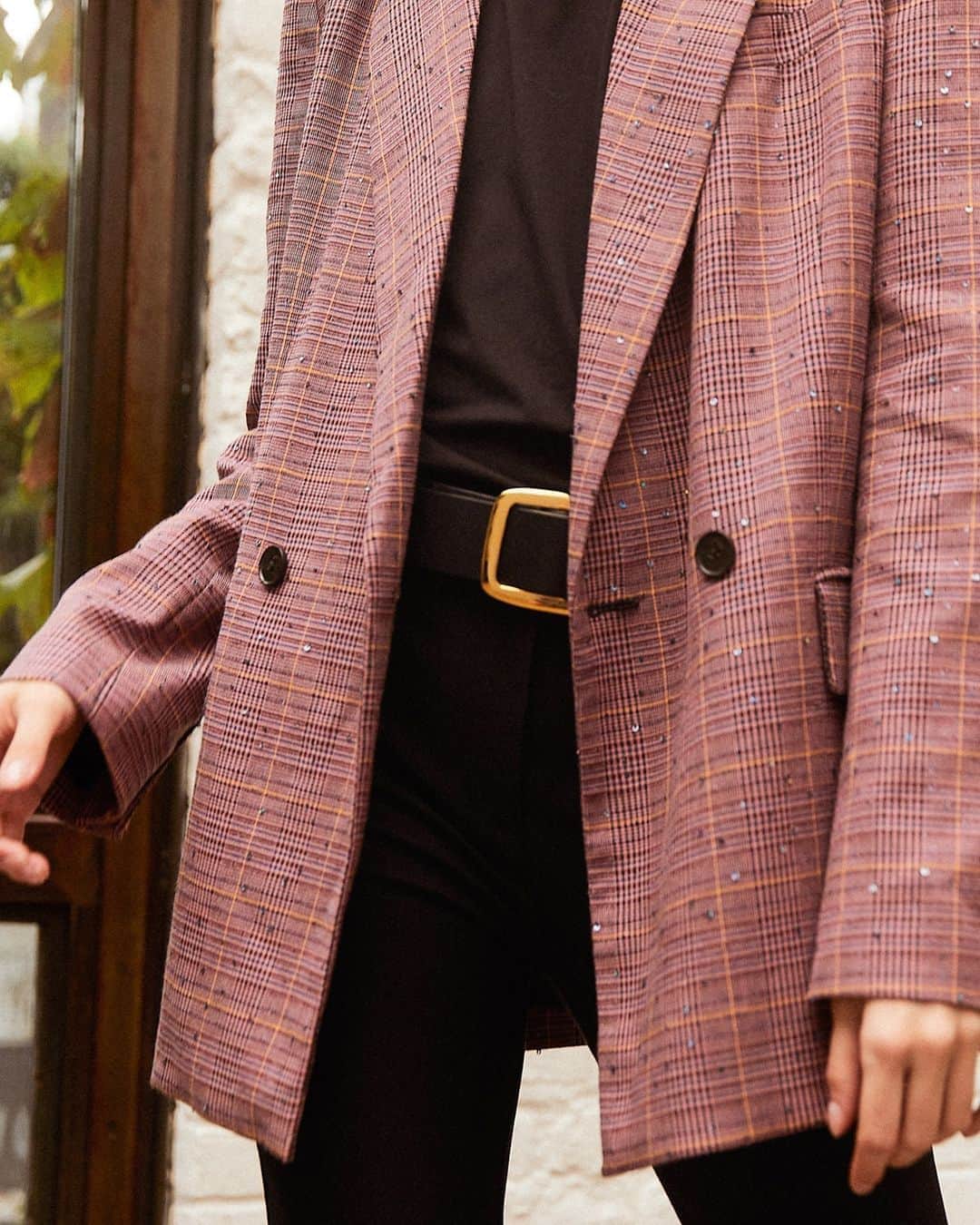 デレクラムのインスタグラム：「Plaid suiting with a touch of sparkle, and impeccable tailoring.」