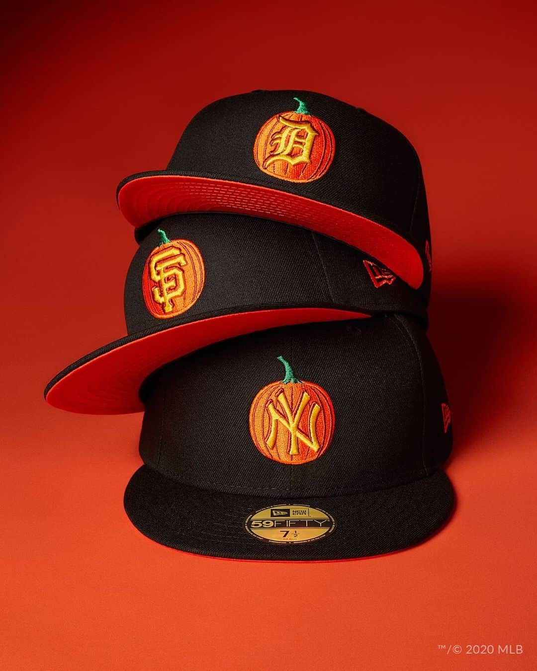 ニューエラ・キャップのインスタグラム：「Spooky season is well underway, stay festive with the MLB Carved Pumpkins Collection available now at neweracap.com  . Link in bio to shop!」