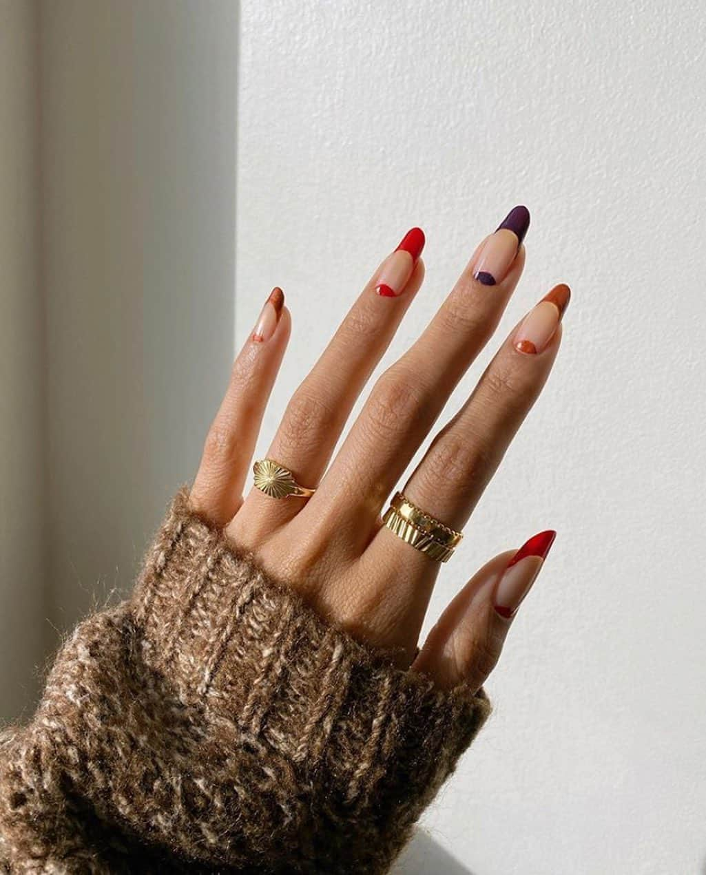 Blonde Saladさんのインスタグラム写真 - (Blonde SaladInstagram)「FALL PALETTE🌰 #theblondesalad #nailsinspiration #manicure @overglowedit」10月24日 23時15分 - theblondesalad