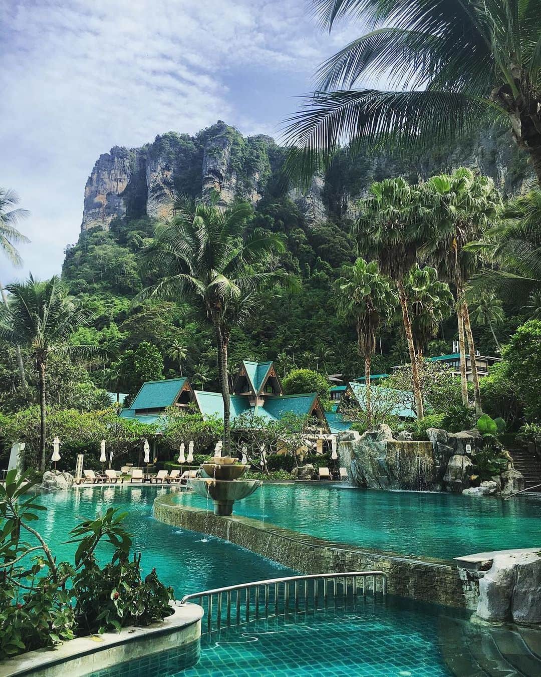 BEAUTIFUL HOTELSさんのインスタグラム写真 - (BEAUTIFUL HOTELSInstagram)「The woodlands of Krabi and the emerald pools of Centara Grand Beach Resort & Villas make for an enticing picture of lush greenery and relaxation. 🍃  Take a ferry to this paradise and see the limestone mountains up close and enjoy its private bay. ⛴️  Have you been to the Krabi region in Thailand? What was your best memory there?   📸 @velascarlos 📍 @centaragrand_krabi, Thailand」10月24日 23時15分 - beautifulhotels