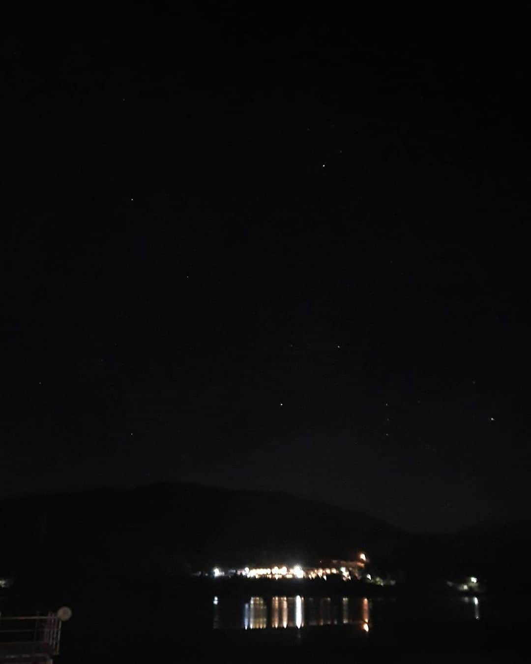 チェ・ヨジンさんのインスタグラム写真 - (チェ・ヨジンInstagram)「음청 춥다. 하늘이 깨끗하다. 별이 참 많다. 참 좋으다. . #가평라이프」10月24日 23時15分 - yjyjyjyjyj_yj