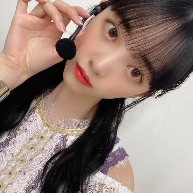 堀未央奈のインスタグラム：「#耳が冷える 乃木坂46 堀未央奈 公式ブログ 2020/10/24 12:36  この間、夢に白石さんが出てきて 一緒にカフェ行ったりお買い物したりして 楽しかったなあㅠ_ㅠ 私が卒業したらたくさん遊んでくださいって言ったらいいよって言って頭ぽんぽんしてくれて 幸せな夢すぎて、朝パッておきて はあ、夢かあって寂しさと虚しさがすごかったです。 白石さんの笑顔が夢の中でもキラキラ輝いてて 私がすごいはしゃいであのお店も見ましょう!って 振り回してたんだけど 優しく全部一緒に回ってくれて...  夢ってたまにタイミングや内容がどんぴしゃだったりで凄い考えさせられる時もありますよね  残りの時間、大切にしたいです  人は、失ってから大切な存在に気づくことが多い愚かな生き物だけど、だからこそ意識して"今"を大切にできる人になりたいな  カメラ機能を鏡がわりによくするのですが 気付いたら何枚か撮れてたシリーズ  CDTV LIVE LIVEもよろしくお願いします！ 今日もがんばろう〜〜  では  http://blog.nogizaka46.com/miona.hori/smph/2020/10/058447.php #堀未央奈 #HoriMiona #みおな #乃木坂46 #2期生 #岐阜県 #東京」