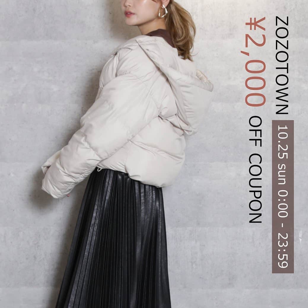dazzlinさんのインスタグラム写真 - (dazzlinInstagram)「. 【information】 . 10.25(sun)0:00〜23:59 . 《ZOZOTOWN》 . 2000円OFFクーポン発行中🎟❤︎ . @dazzlin_muse  @dazzlin_official  ストーリーからcheck✔︎ . #dazzlin #dazzlin_official #dazzlin_muse #dazzlin_autumn #dazzlin_winter #japanesefashion #girly #fashion #newsweetcasual #zozotown #coupon #sale #ゾゾタウン #秋先取り #秋コーデ #ワンピース#キャミワンピース#ジャンスカ#ショートブーツ#ローファー#アウター#ニット」10月25日 0時09分 - dazzlin_official